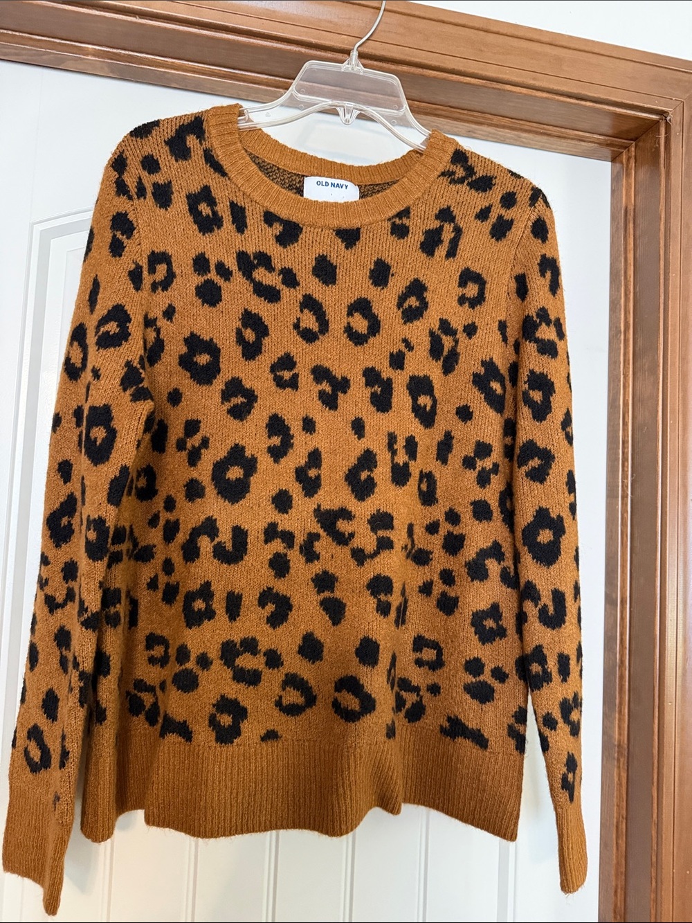 Old Navy Women's Leopard Print Crewneck Sweater - Camel/Black